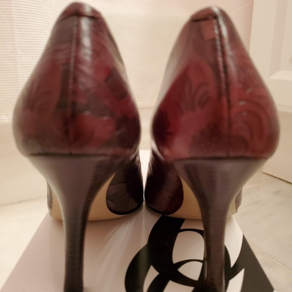 EUC Nine West Freda Heels - Picture 6 of 8